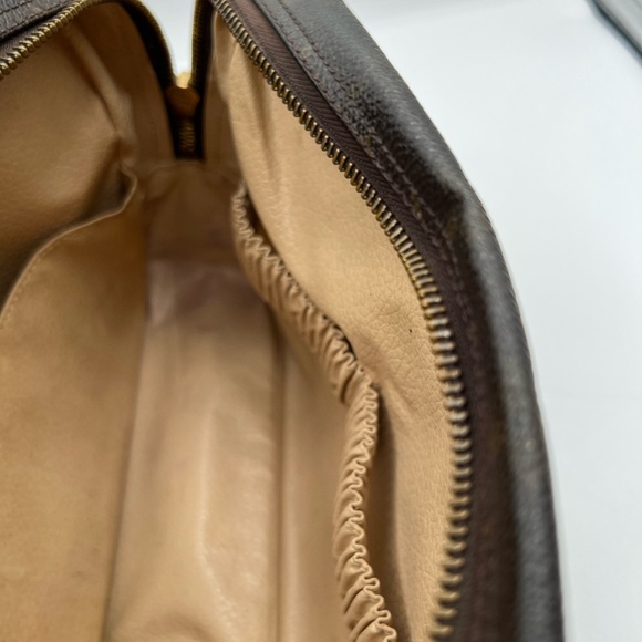 Trousse Toiletry vintage Pouch Monogram Canvas - Picture 9 of 14